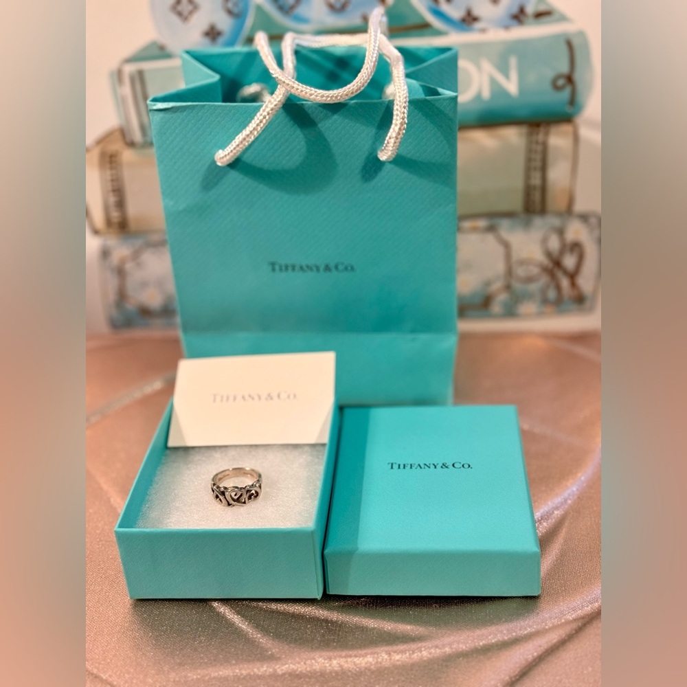 Tiffany & Co. Silver heart ring .925 with Tiffany box and bag. 🎀